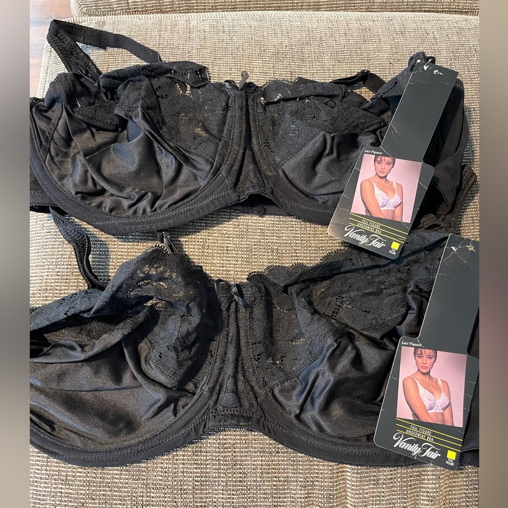 Vanity Fair Black Lace Underwire Bra